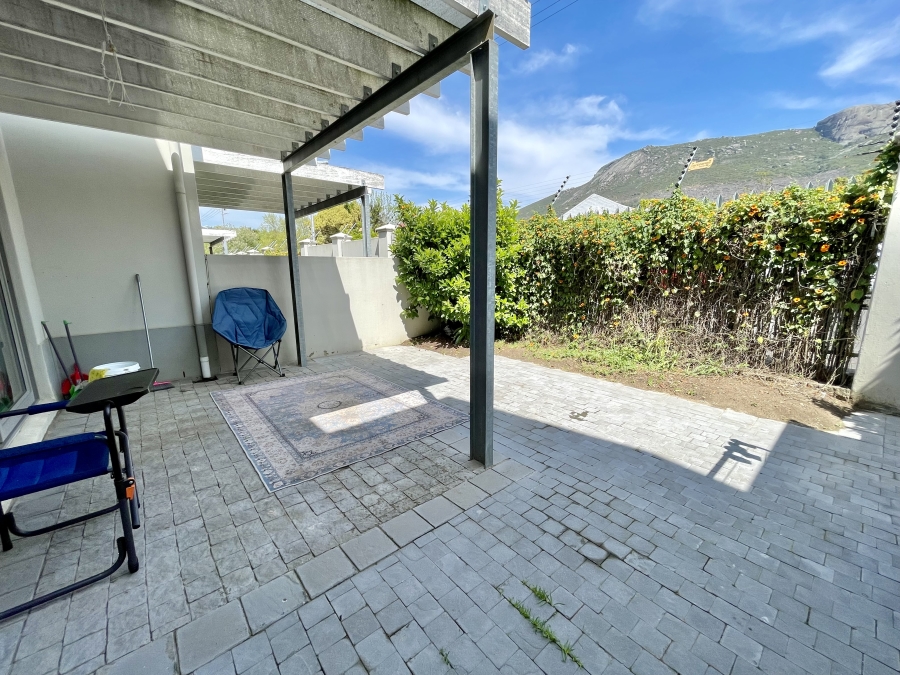 2 Bedroom Property for Sale in Hoog En Droog Western Cape